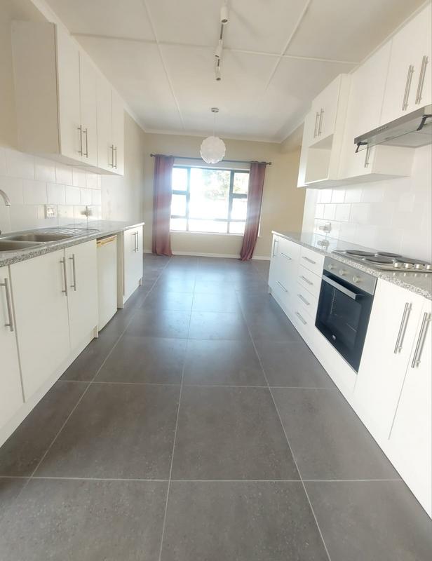To Let 3 Bedroom Property for Rent in Goodwood Central Western Cape